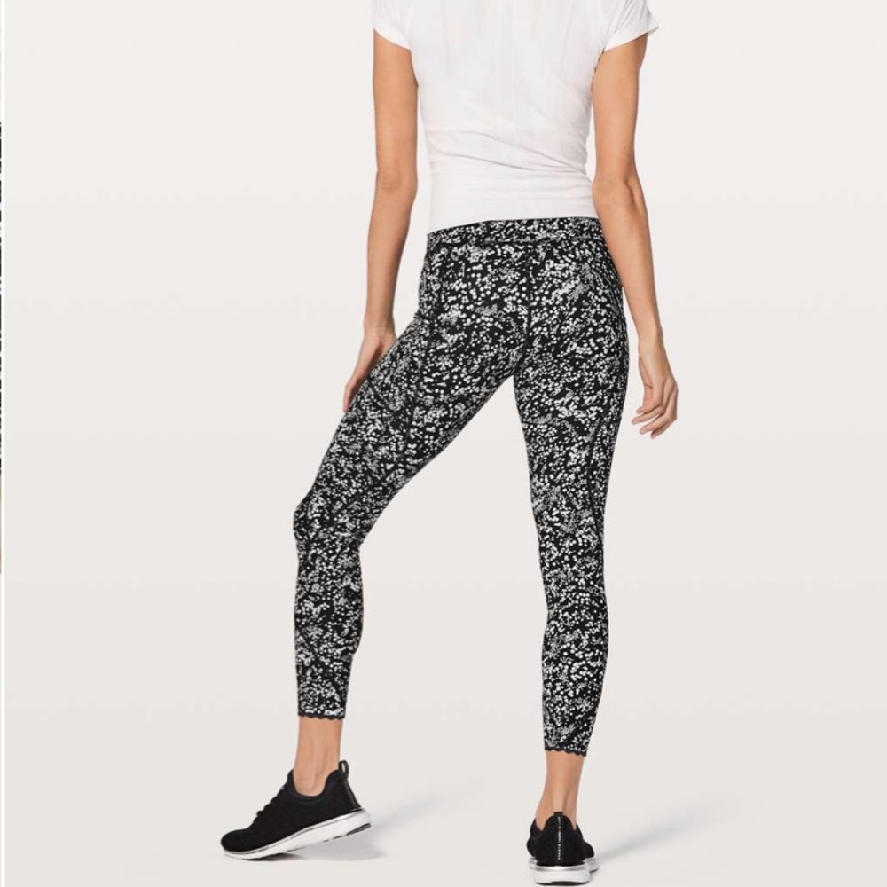 Lululemon size 6 tight stuff chirasu black